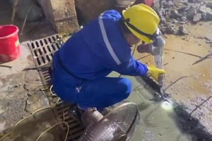 焦作地下室伸缩缝堵漏施工视频